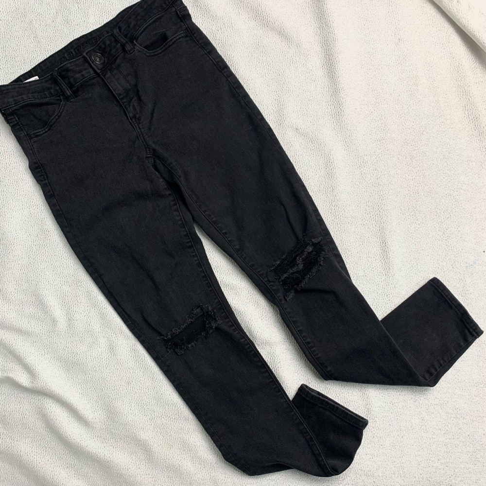 American Eagle Black Distressed Knee Skinny Jeans Size 8 Long